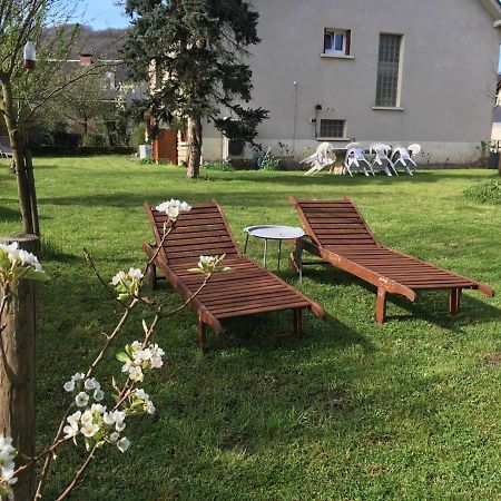 Sainte-Eulalie-d'Olt L'Oustal B&B 외부 사진