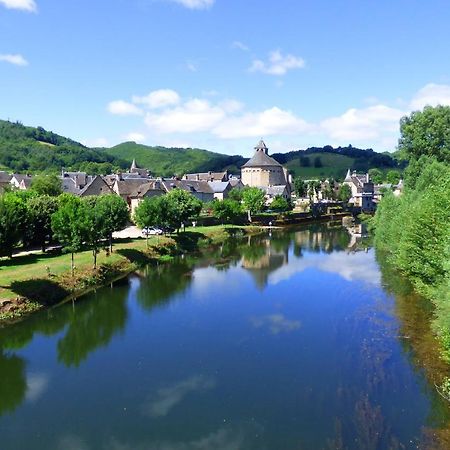 Sainte-Eulalie-d'Olt L'Oustal B&B 외부 사진